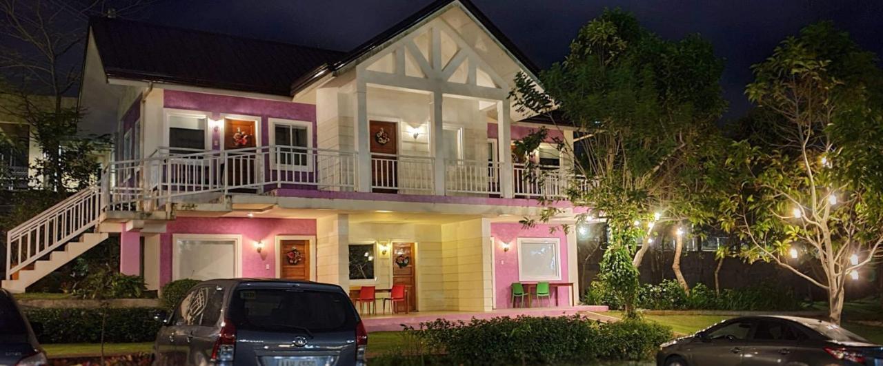The Carmelence Lodge Tagaytay City Екстериор снимка