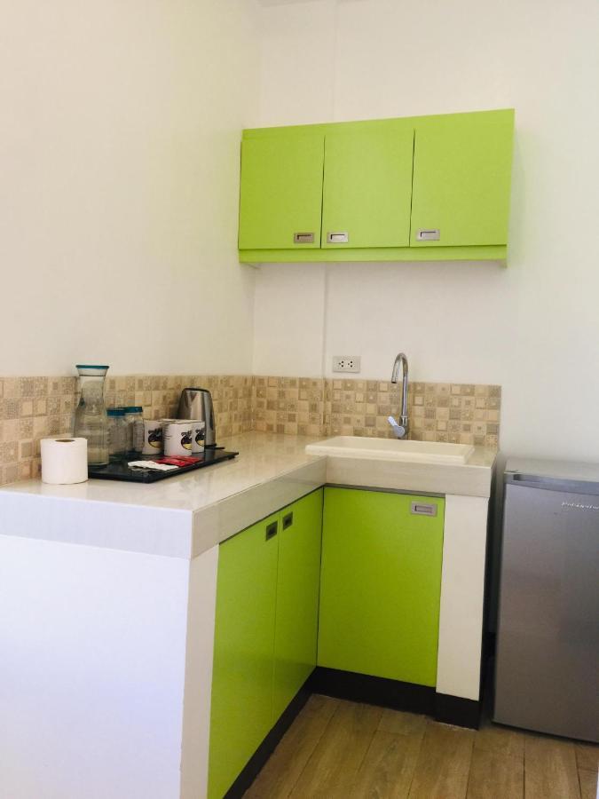 The Carmelence Lodge Tagaytay City Екстериор снимка