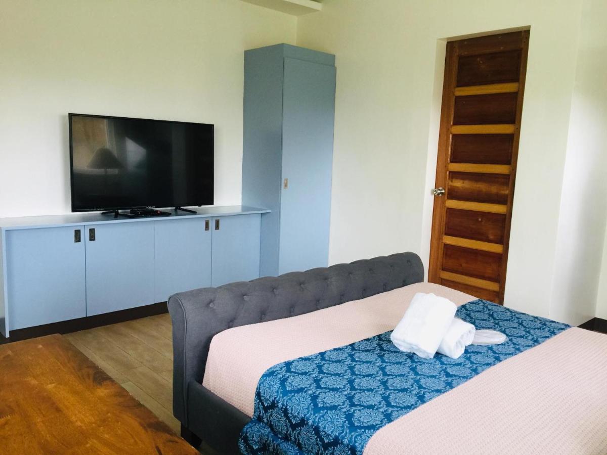 The Carmelence Lodge Tagaytay City Екстериор снимка