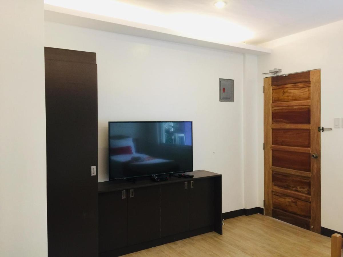The Carmelence Lodge Tagaytay City Екстериор снимка