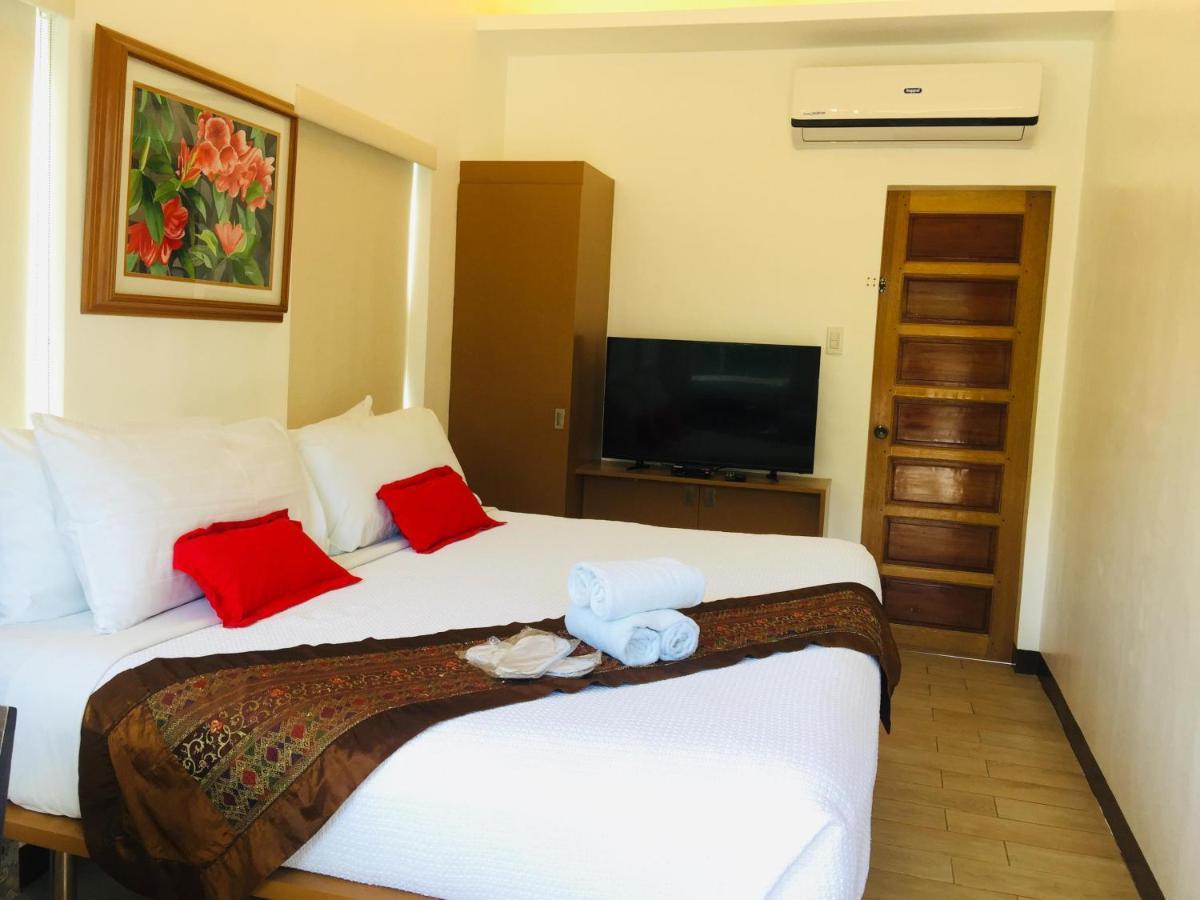 The Carmelence Lodge Tagaytay City Екстериор снимка